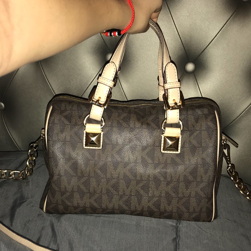 Michael Kors Large Grayson satchel purse. Brown.